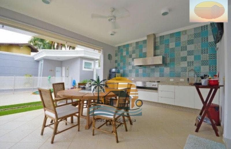 Casa à venda no bairro Jardim Acapulco em Guarujá/SP