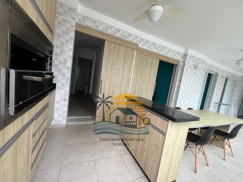 Apartamento à venda no bairro Vila Alzira em Guarujá/SP