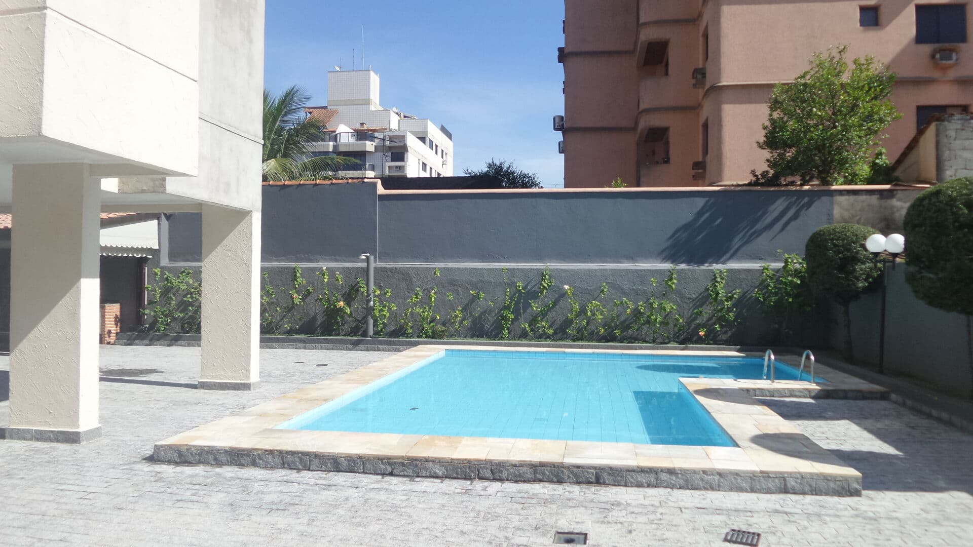 Apartamento venda 2 dormitorios 1 suite com lazer 80 m2 1 vaga 2 banheiros bairro balnerario cidade atlantica guaruja
