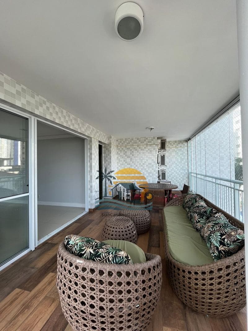 Apartamento à venda no bairro Vila Alzira em Guarujá/SP