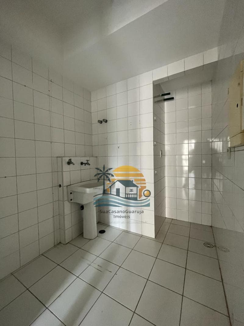 Apartamento à venda no bairro Vila Alzira em Guarujá/SP