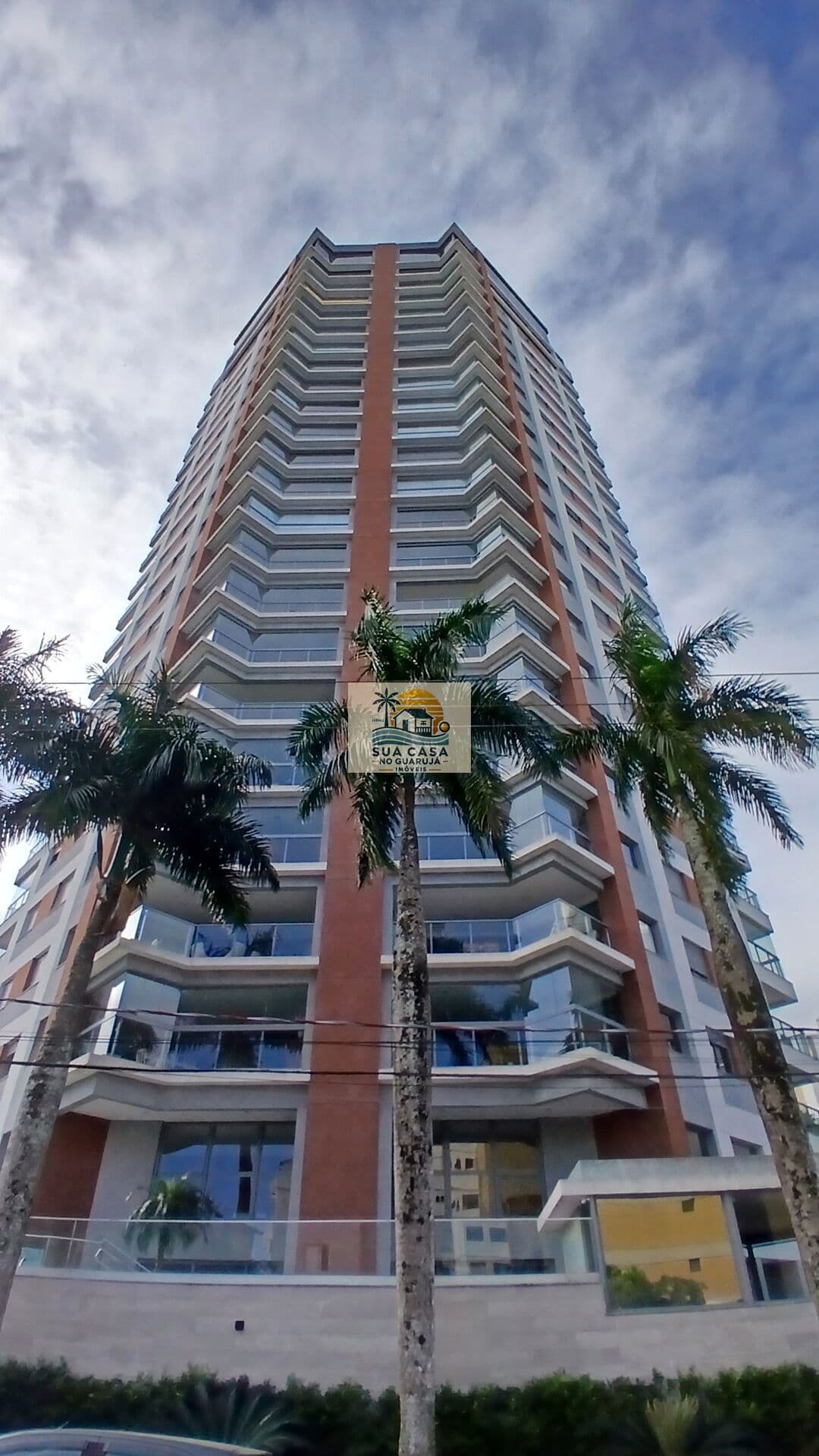 Apartamento Alto Padrão à Venda no Guarujá | Vista para o Mar, 3 Quartos e Condomínio Completo
