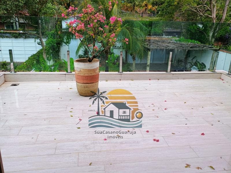 Casa à venda no bairro Guaiúba em Guarujá/SP