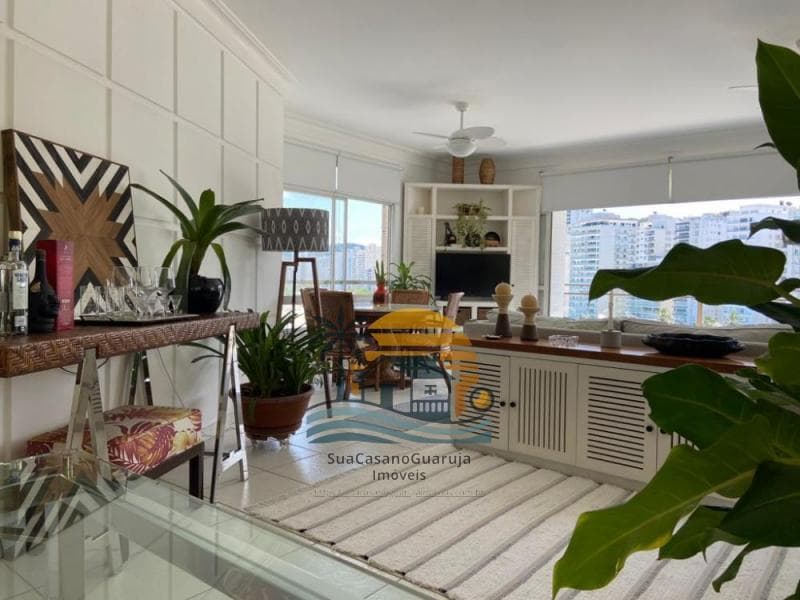 Apartamento à venda no bairro Pitangueiras em Guarujá/SP