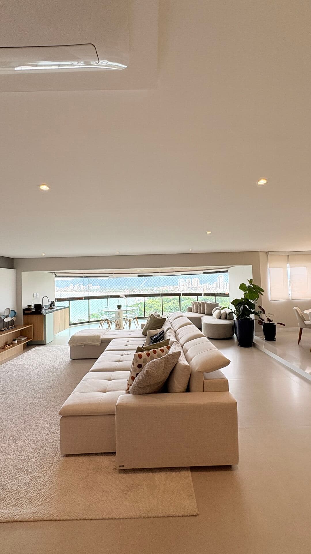APARTAMENTO ALTO PADRÃO EXCLUSIVO | 5 SUÍTES VISTA MAR | ANDAR ALTO | CONDOMÍNIO TORTUGAS GUARUJÁ | 224M² REFORMADO