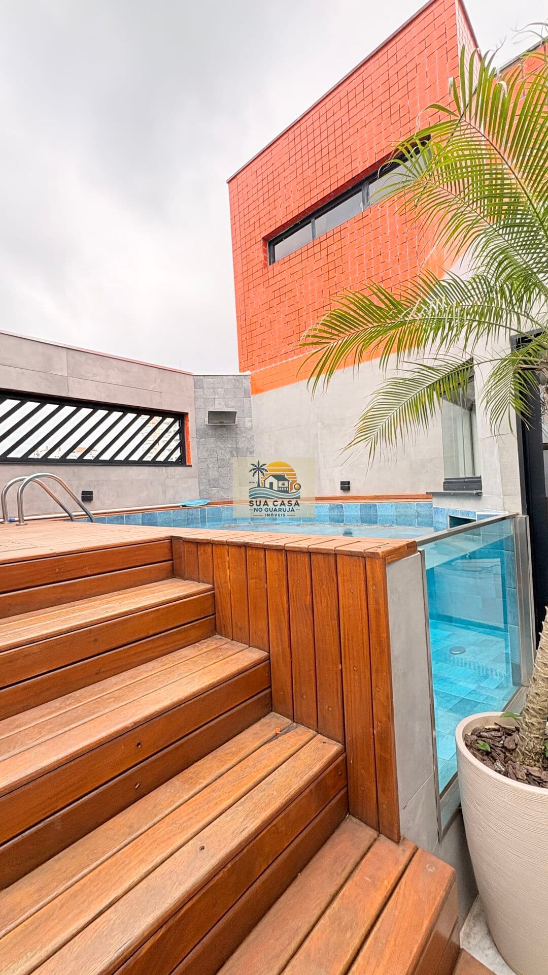 Apartamento Cobertura 3 dormitorios 1 suite com piscina e churrasqueira 1 vaga enseada guaruja