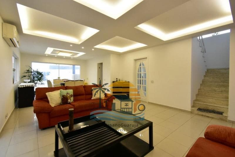 Casa à venda no bairro Enseada em Guarujá/SP