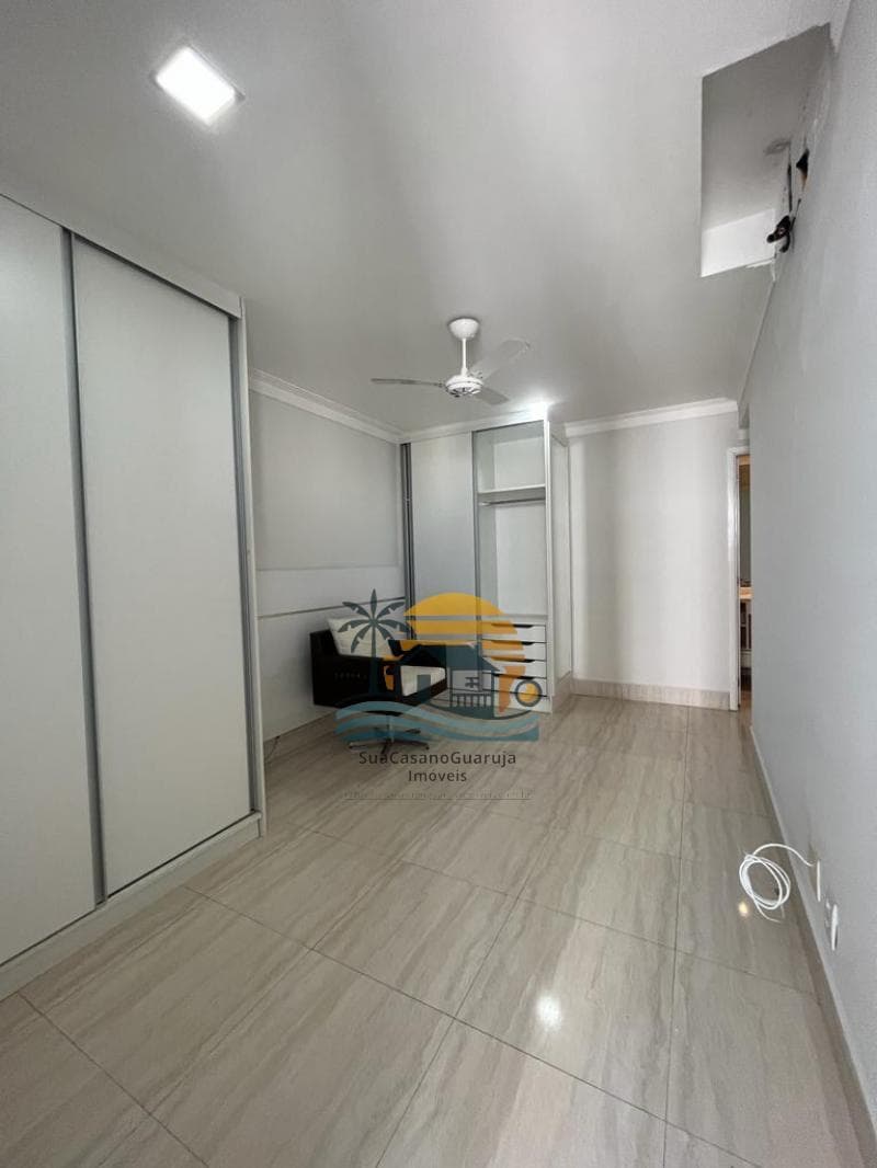 Apartamento à venda no bairro Vila Alzira em Guarujá/SP