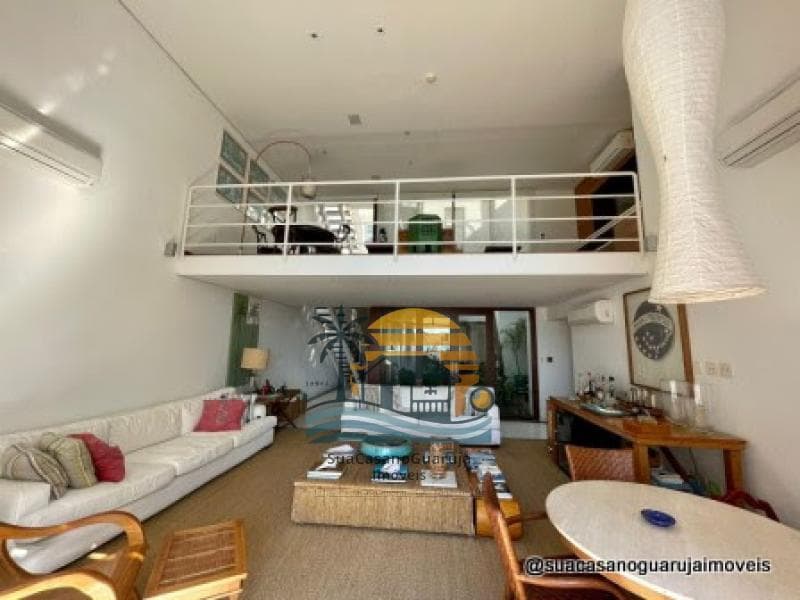 Casa à venda no bairro Balneário Praia do Pernambuco em Guarujá/SP