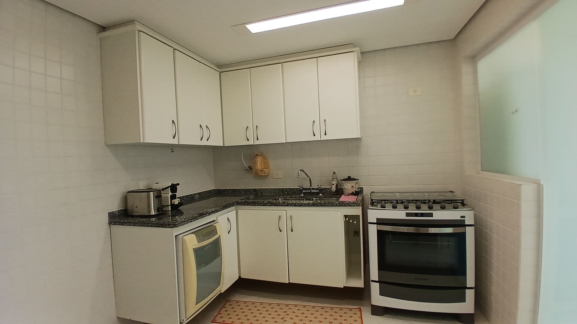 Apartamento venda 3 dormitorios 3 suites 2 vagas 180 m2 frente mar pitangueiras guaruja