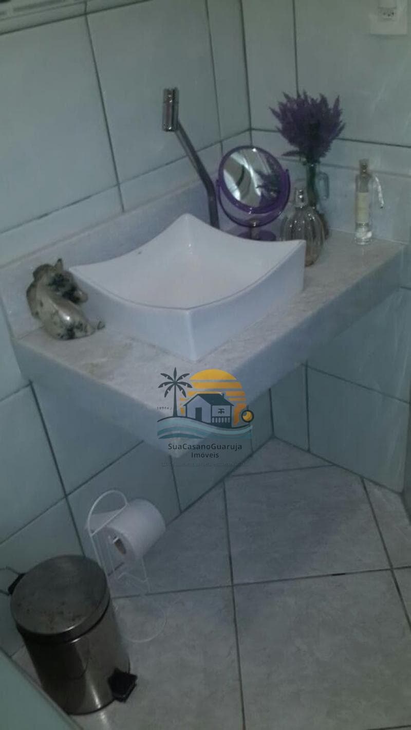 Casa à venda no bairro Jardim Las Palmas em Guarujá/SP