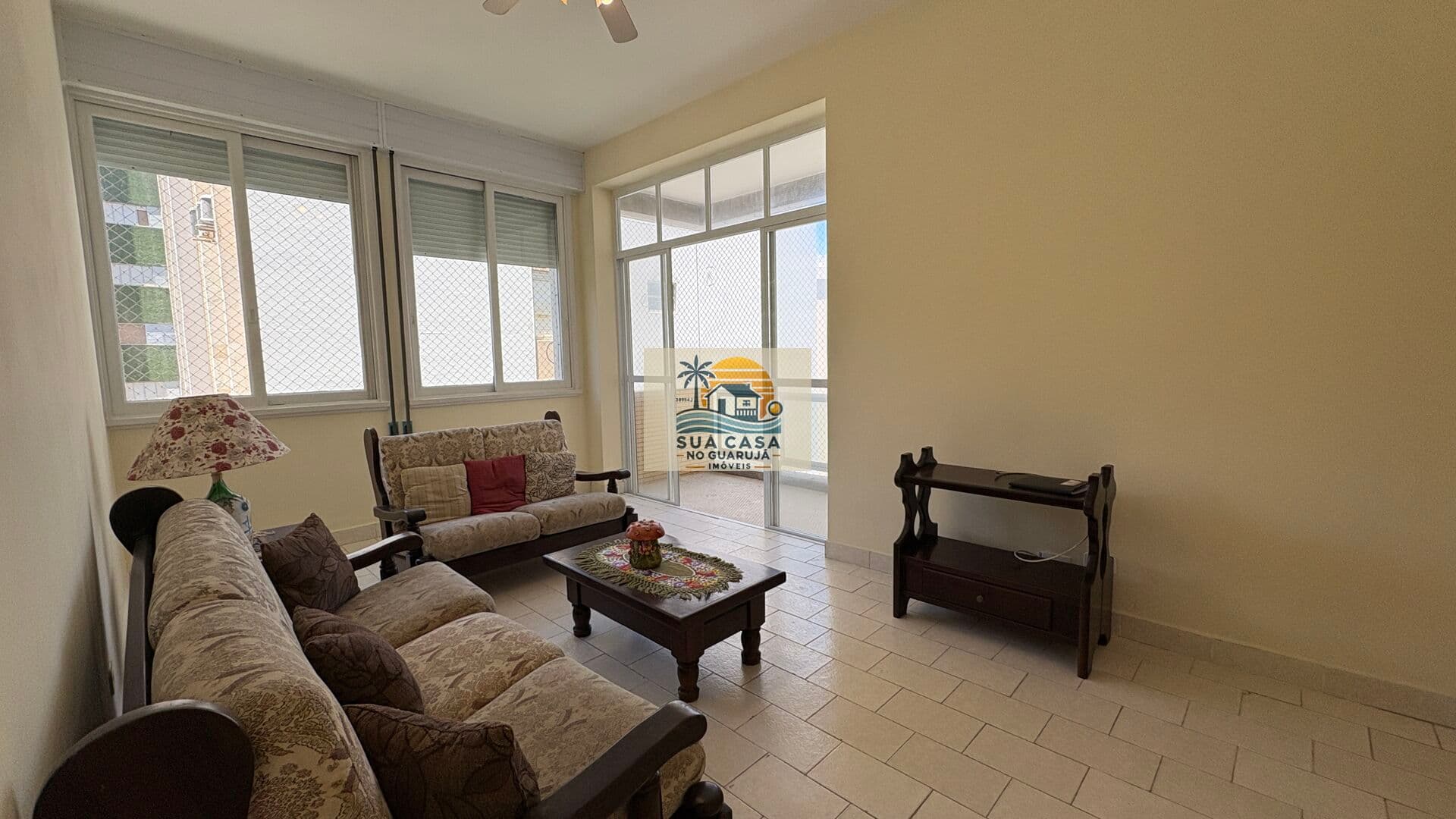 Apartamento Frente Mar no Guarujá – 3 Dormitórios, 1 Suíte, Sacada e 50m da Praia