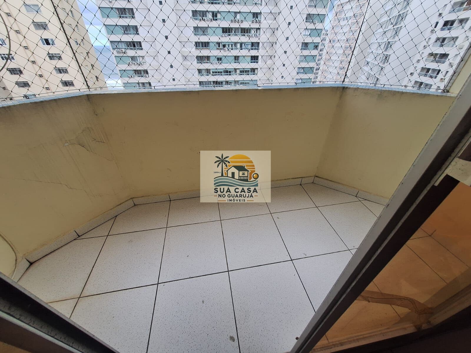 Apartamento à Venda 2 dormitorios nas Pitangueiras, Guarujá: Seu Paraíso à Beira-Mar