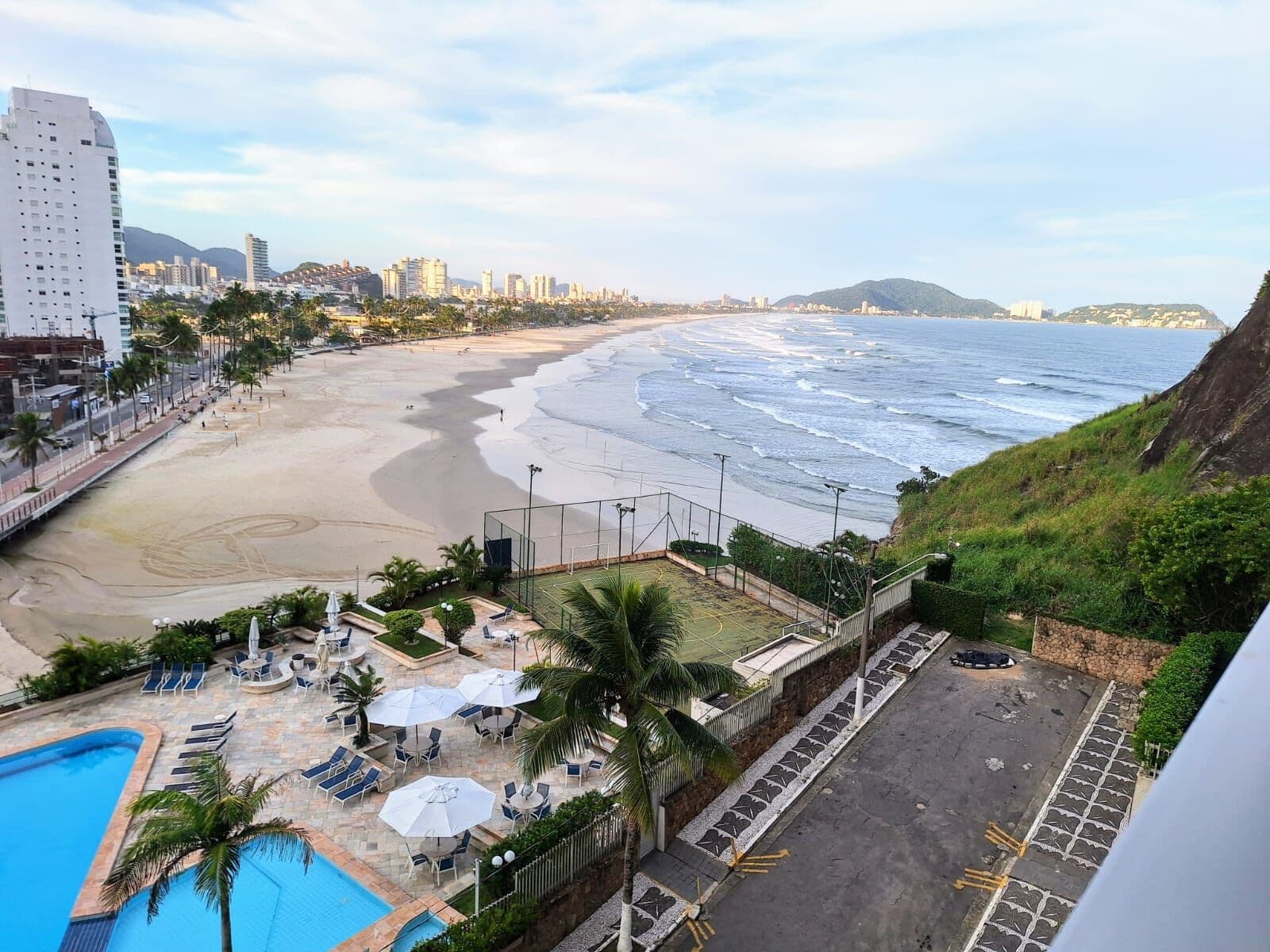 Apartamento à venda 3 dormitorios 3 suites 2 vagas Pitangueiras em Guarujá/SP