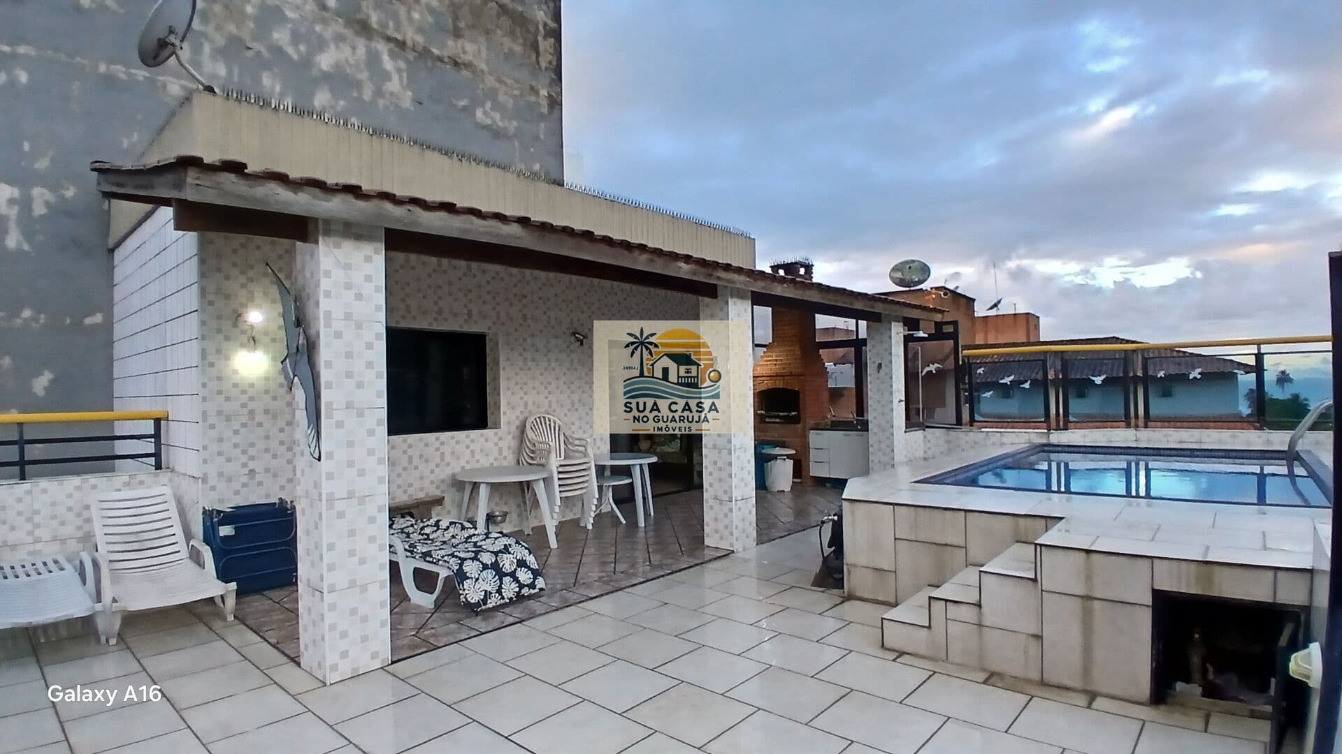 Cobertura Penthouse de Luxo à Venda no Guarujá | 3 Quartos, Vista Mar na Enseada