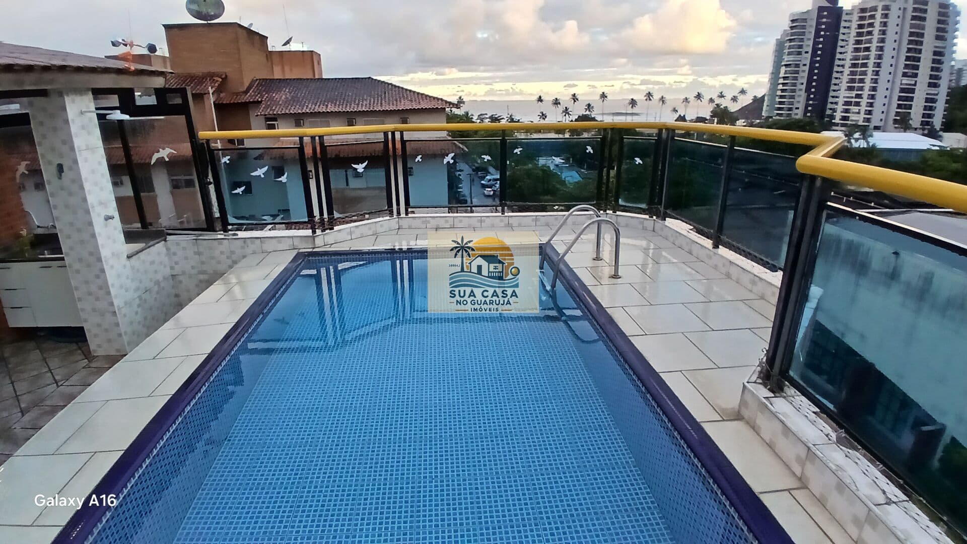 Cobertura Penthouse de Luxo à Venda no Guarujá | 3 Quartos, Vista Mar na Enseada