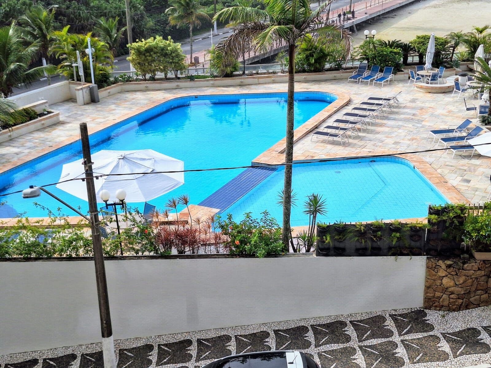 Apartamento de Frente para o Mar no Guarujá | 3 Quartos, Lazer Clube, Praia das Pitangueiras | Edifício Barra Mar
