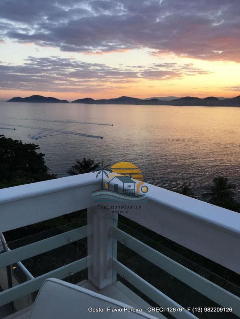 Casa à venda no bairro Loteamento João Batista Julião em Guarujá/SP