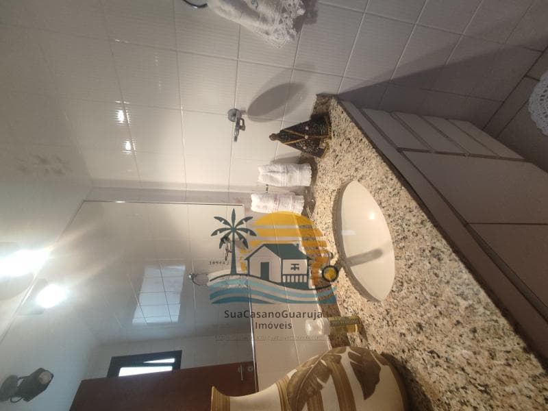 Apartamento à venda no bairro Vila Alzira em Guarujá/SP