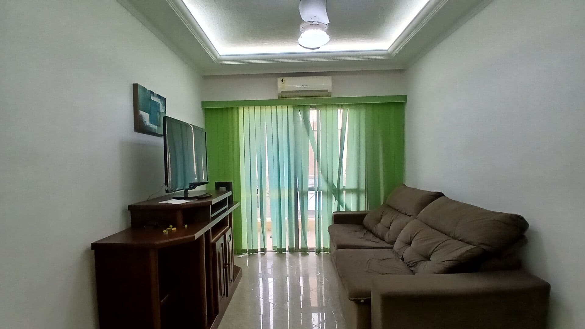 Apartamento à Venda na Praia da Enseada – 3 Quartos, 75 m², 2 Banheiros e 1 Vaga