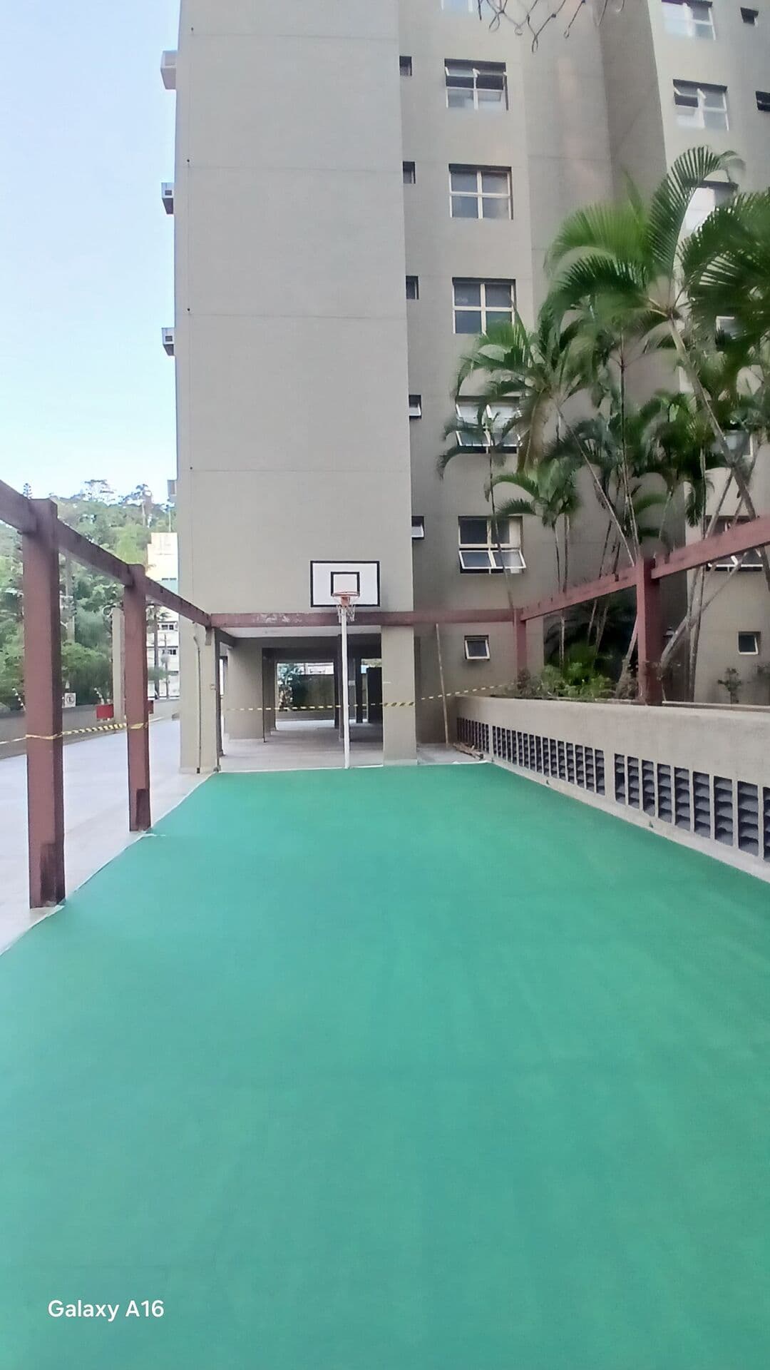 Apartamento locação anual 2 dormitorios 1 vaga praia da enseada guaruja
